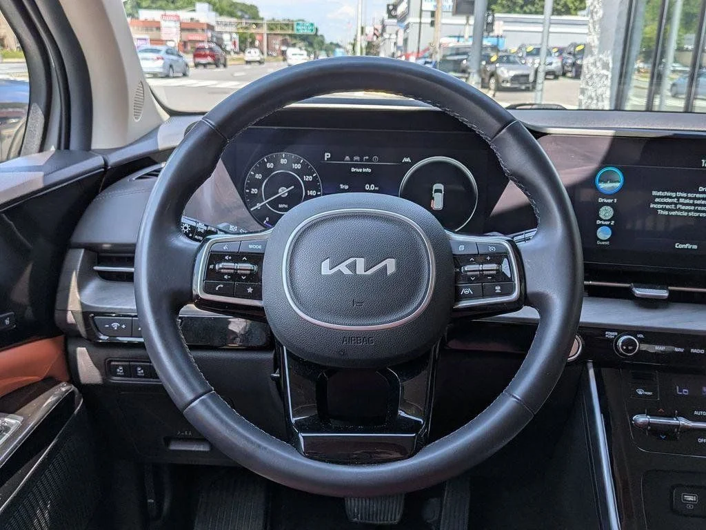 Used 2023 White Kia SX image 13