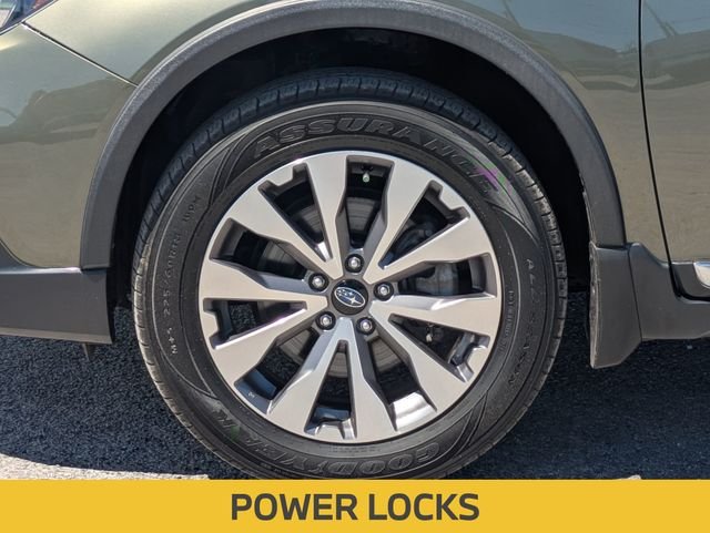 Used 2018 Green Subaru 2.5i image 12