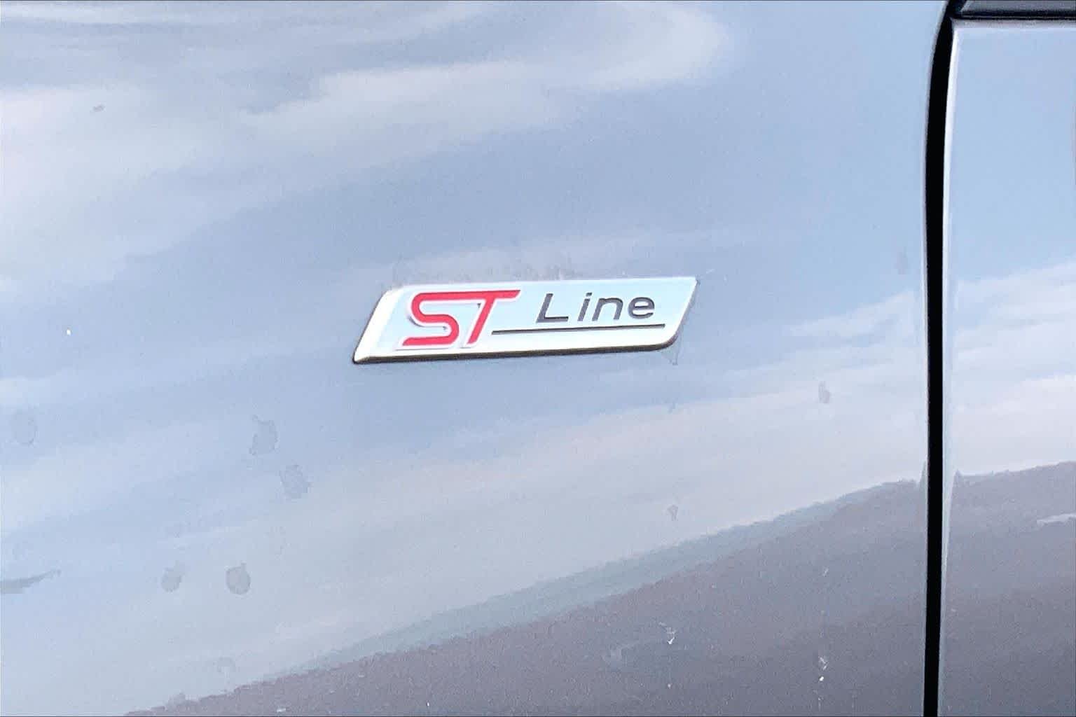 New 2026 Carbonized Gray Metallic Ford ST-Line image 14