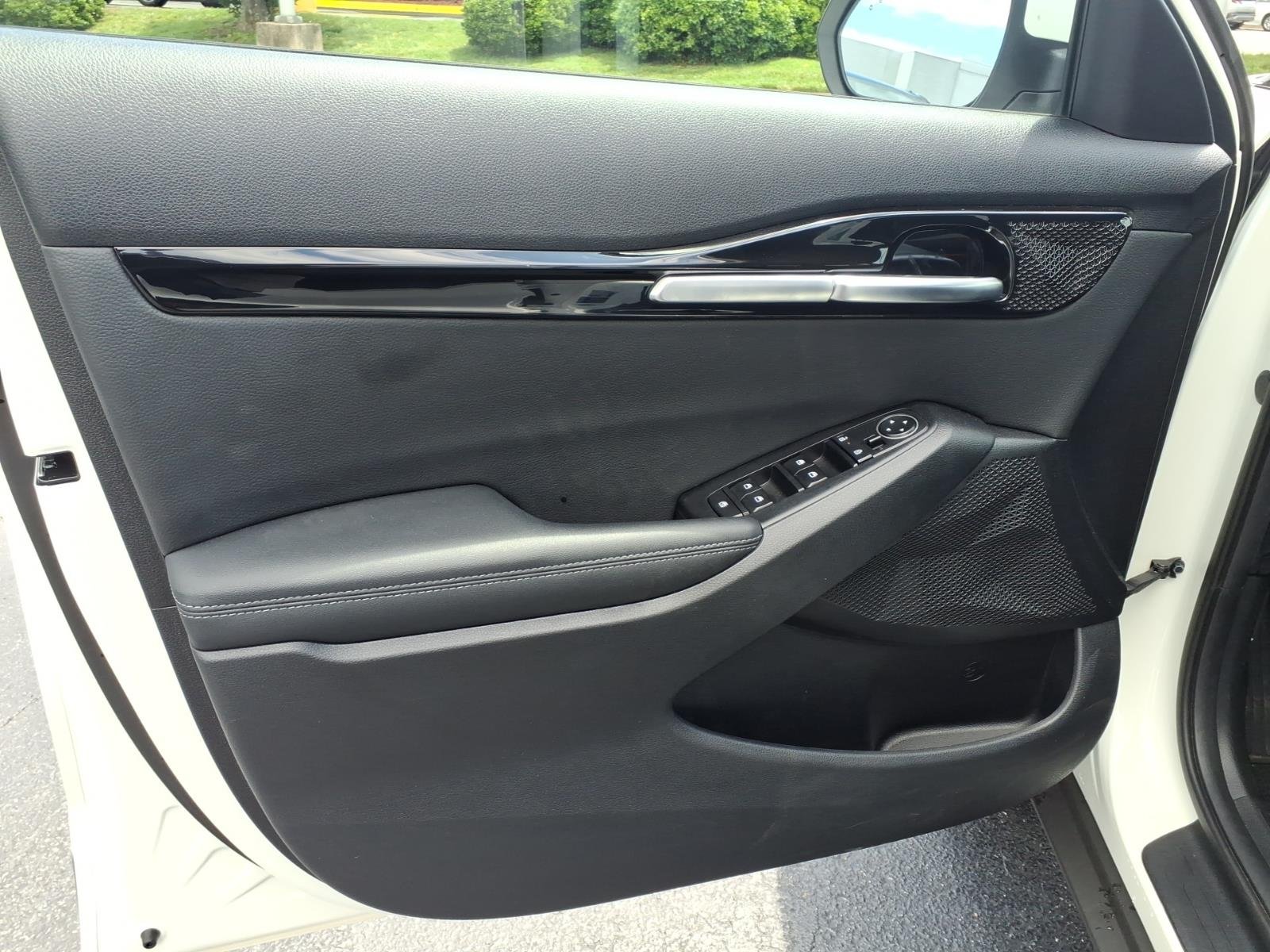 Used 2024 White Kia S image 15