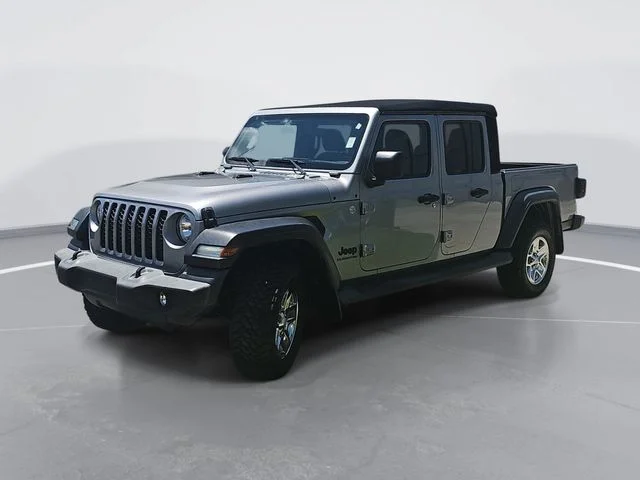 Used 2020 Silver Jeep Sport image 7