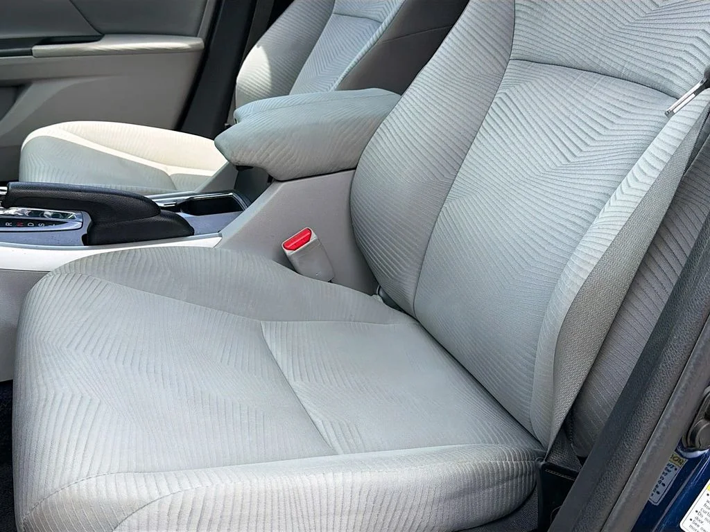 Used 2014 Obsidian Blue Pearl Honda LX image 27