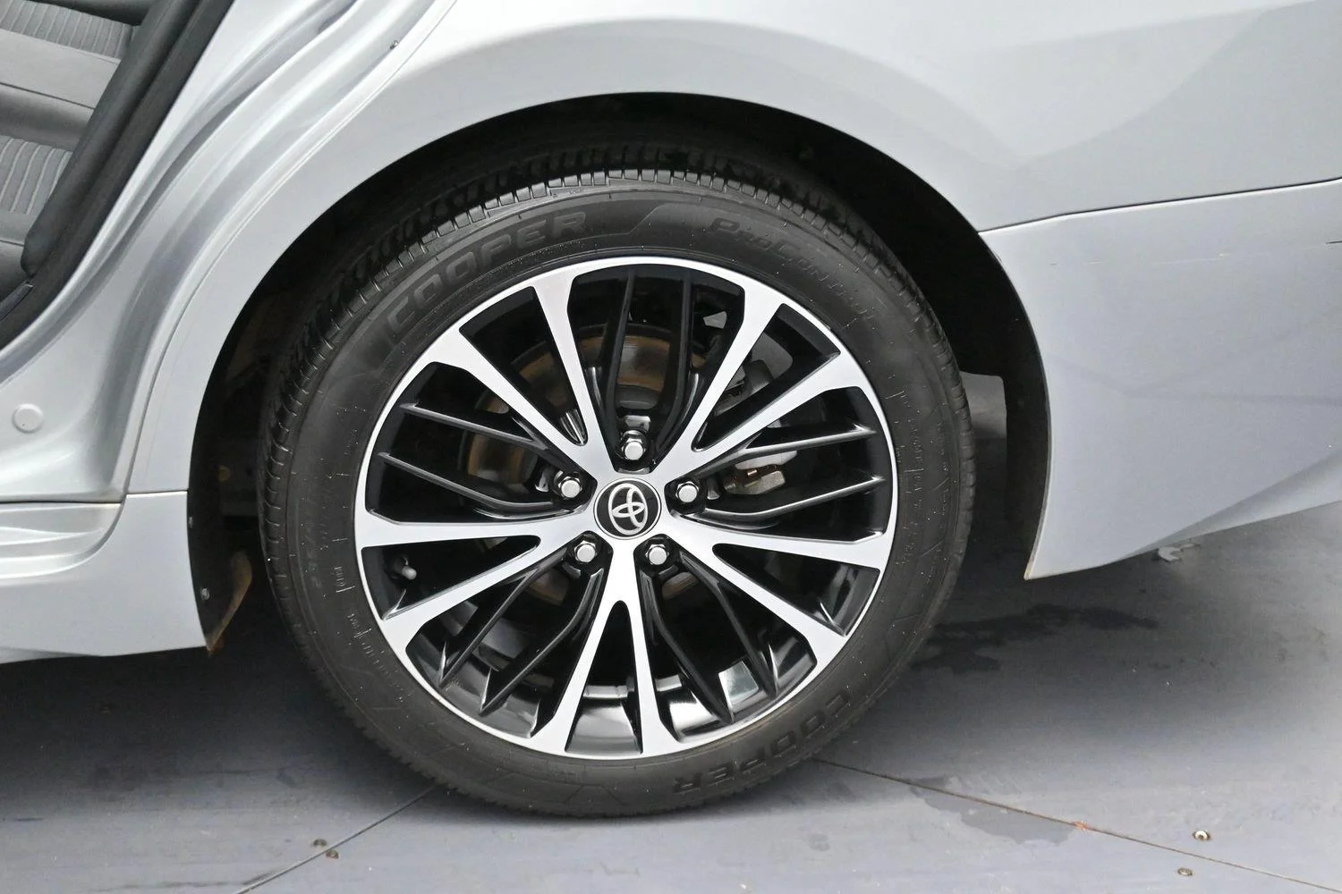 Used 2020 Celestial Silver Metallic Toyota SE image 34