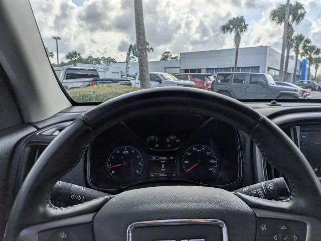 Used 2022 SUMMIT WHITE GMC 4WD AT4 w/Cloth image 26
