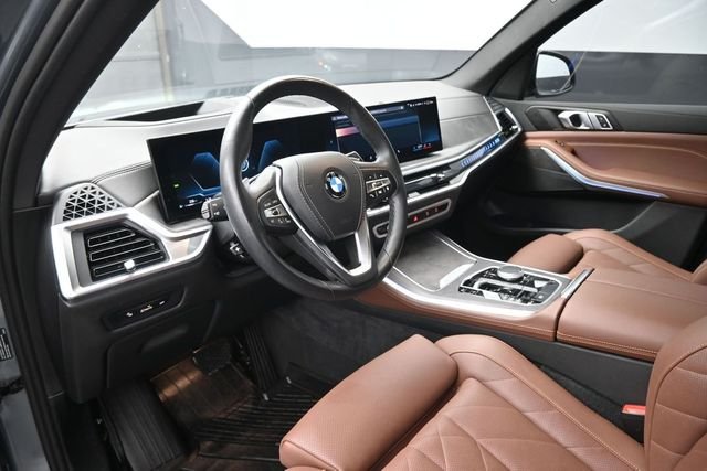 Used 2024 Gray BMW sDrive40i image 18