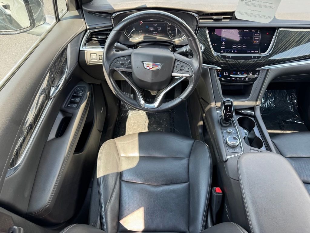 Used 2023 Silver Cadillac Premium Luxury image 14