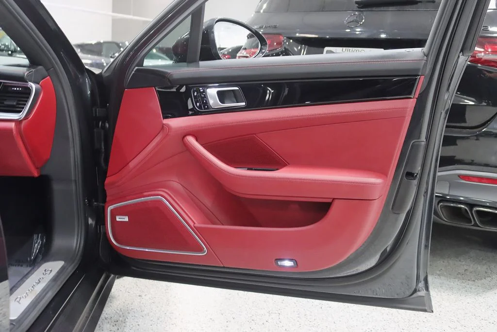 Used 2020 Black Porsche 4S image 33