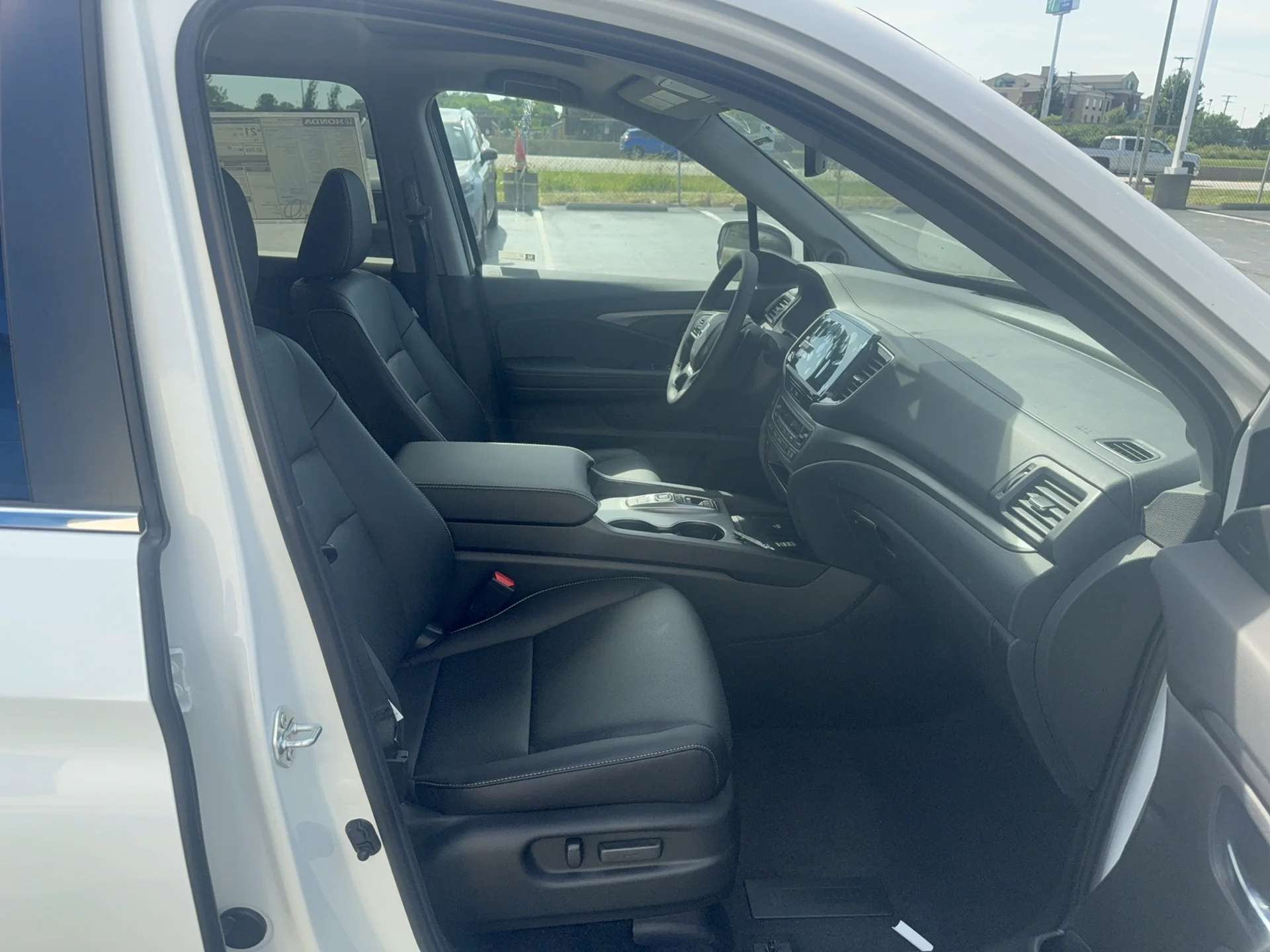 New 2026 Platinum White Pearl Honda RTL image 15