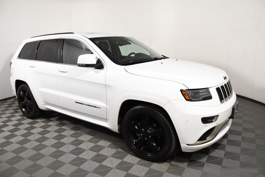 Used 2015 Bright White Clearcoat Jeep Overland image 8