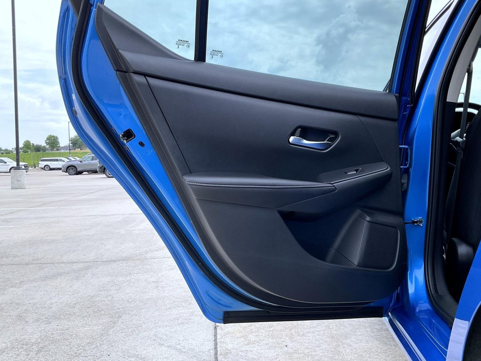 Used 2023 Blue Nissan SV image 21