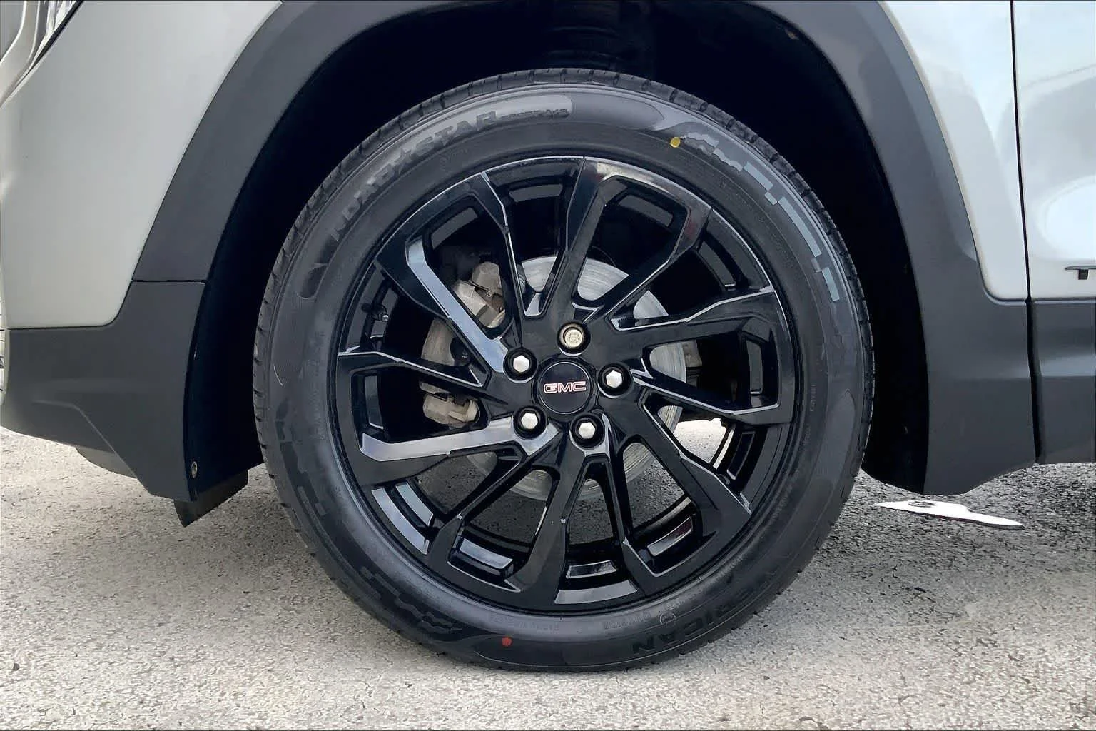 Used 2023 Sterling Metallic GMC SLE image 8
