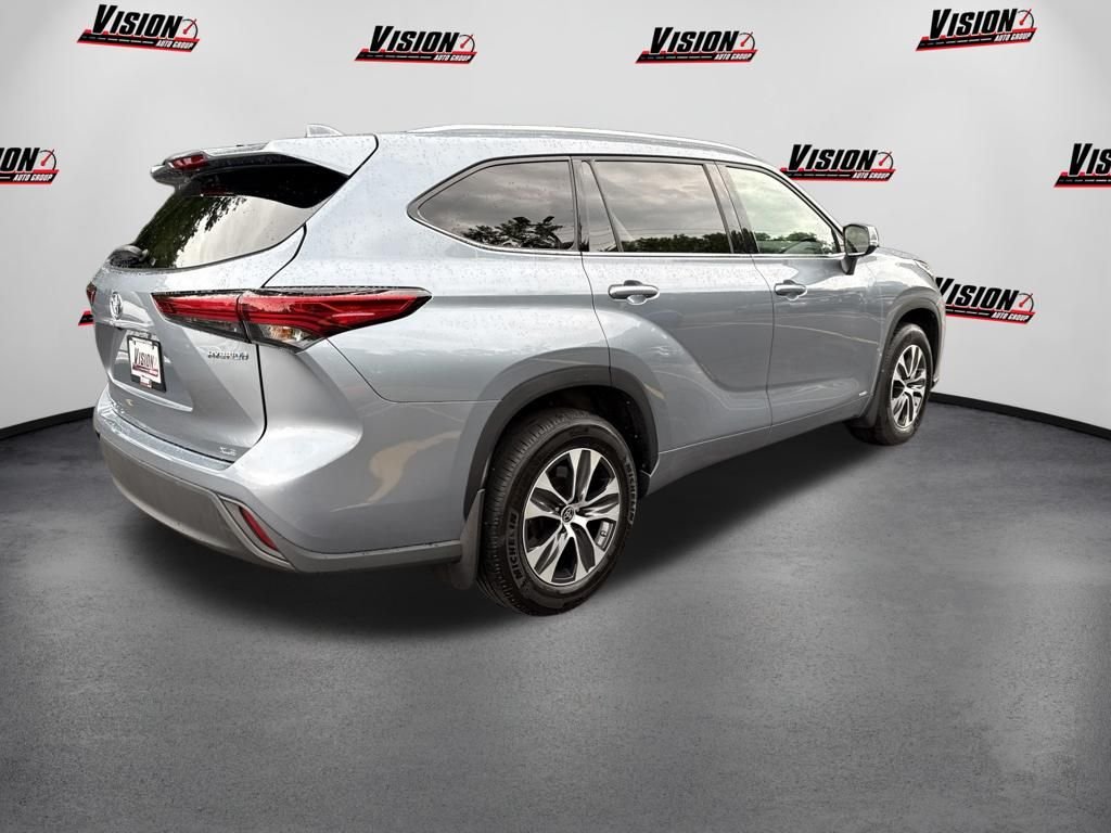 Used 2022 Brown Toyota XLE image 5