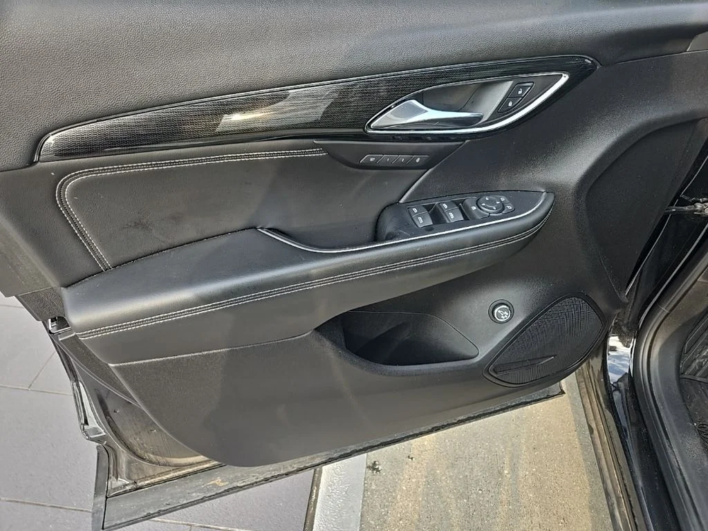 Used 2023 Black Buick Essence image 9