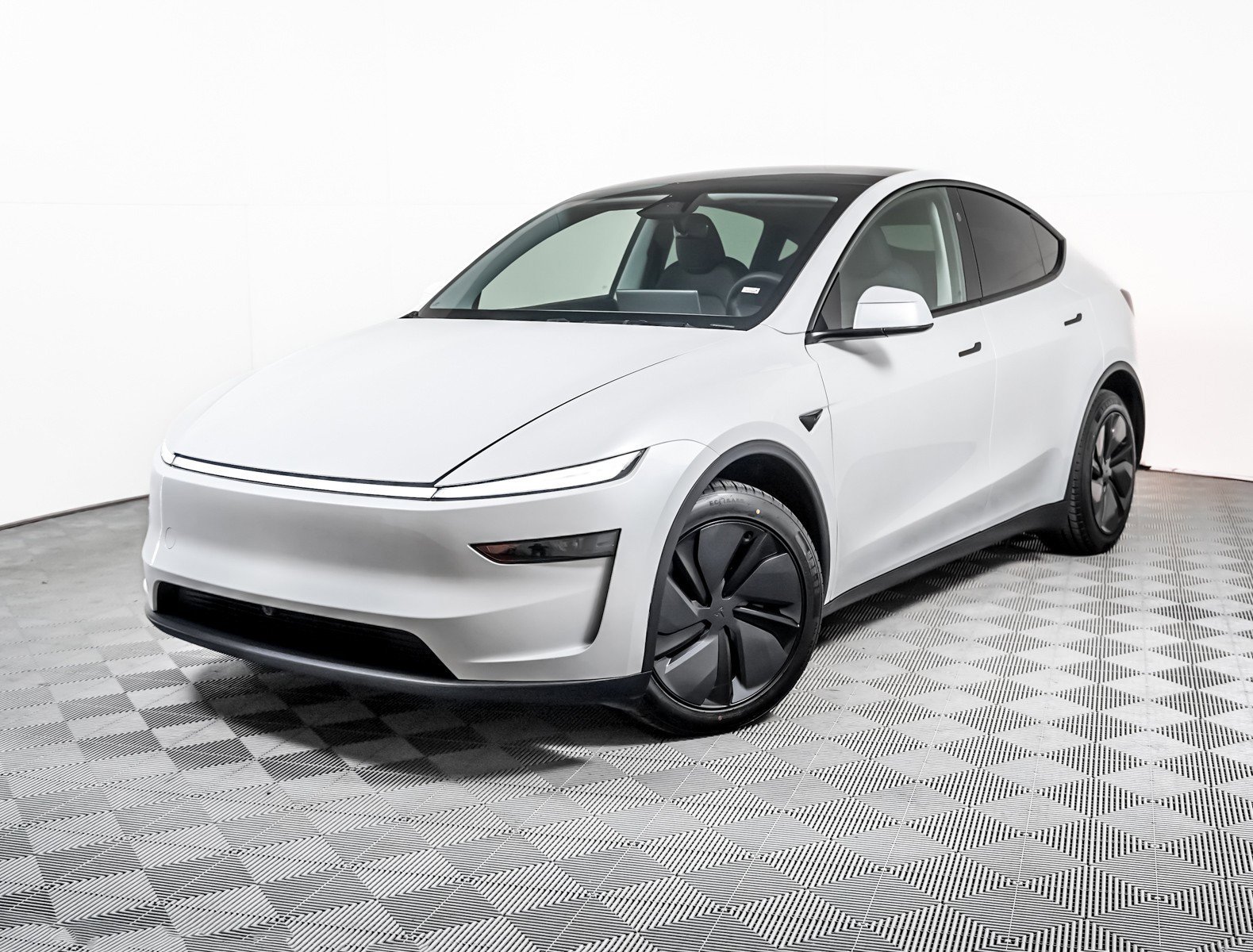 2026 Tesla Model Y's photo