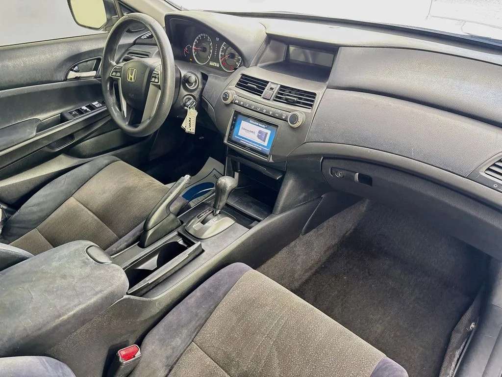 Used 2008 Silver Honda LX image 32