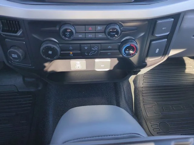 New 2026 Oxford White Ford F-450® XL image 16