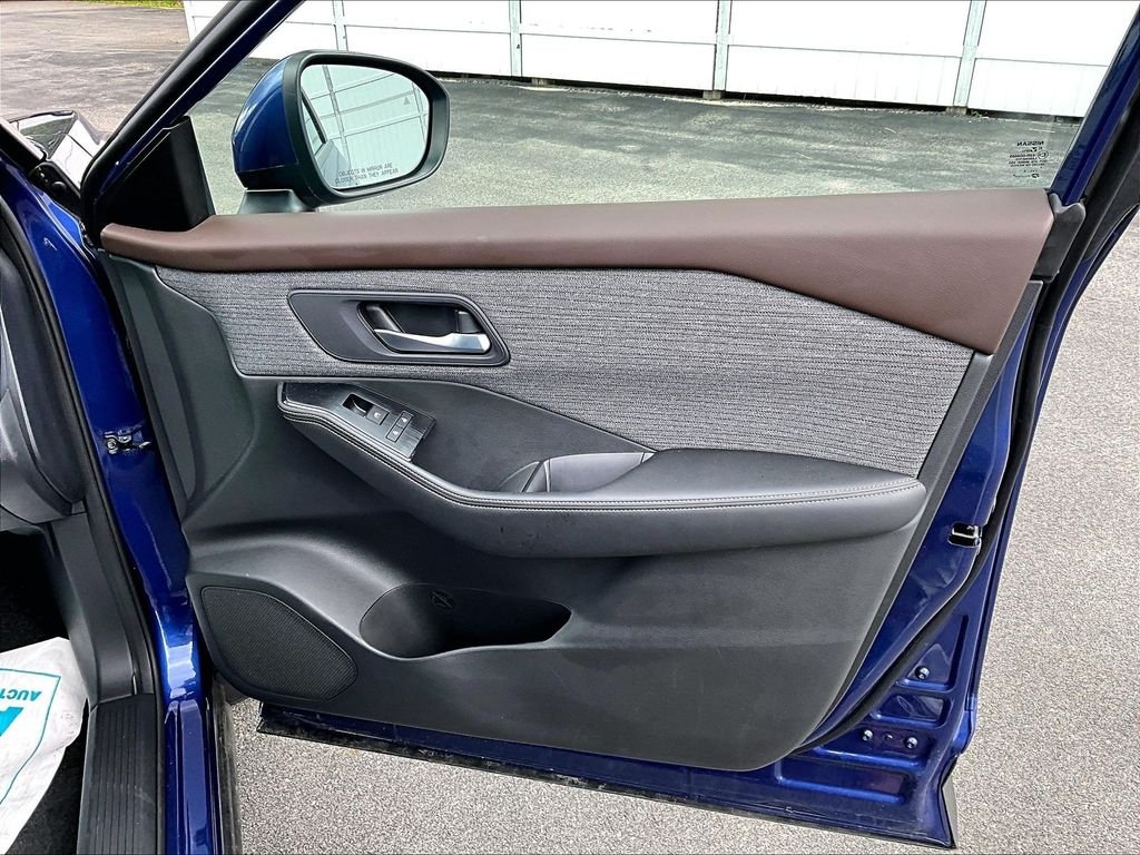 Used 2022 Caspian Blue Metallic Nissan SV image 12