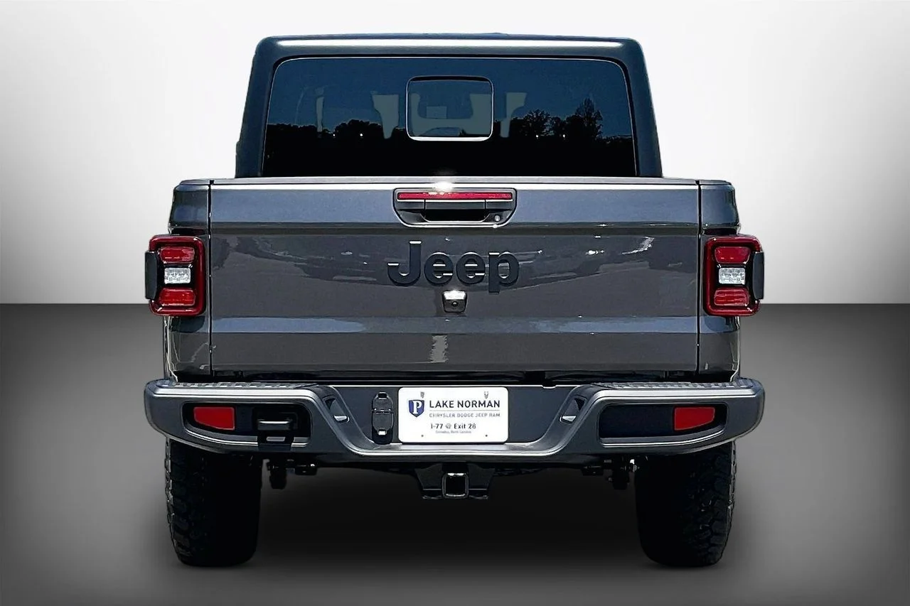 New 2026 Granite Crystal Metallic Clearcoat Jeep Willys image 7