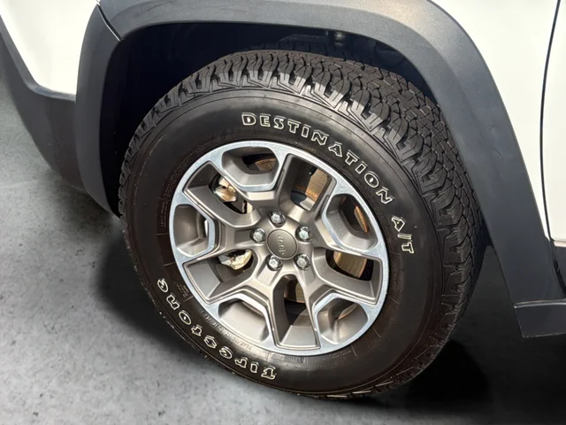 Used 2021 White Jeep Trailhawk image 37