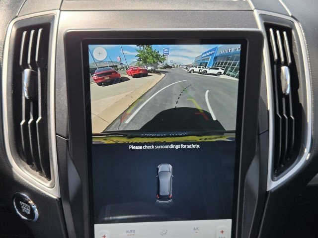 Used 2024 Grey Ford SEL image 31