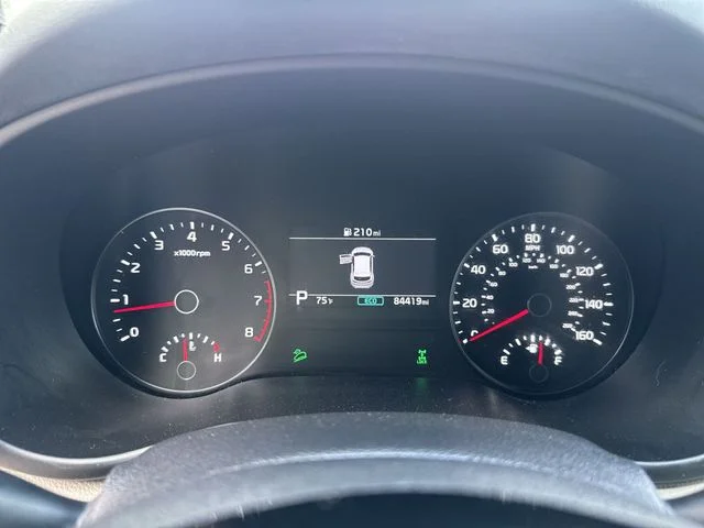 Used 2020 White Kia SX image 20