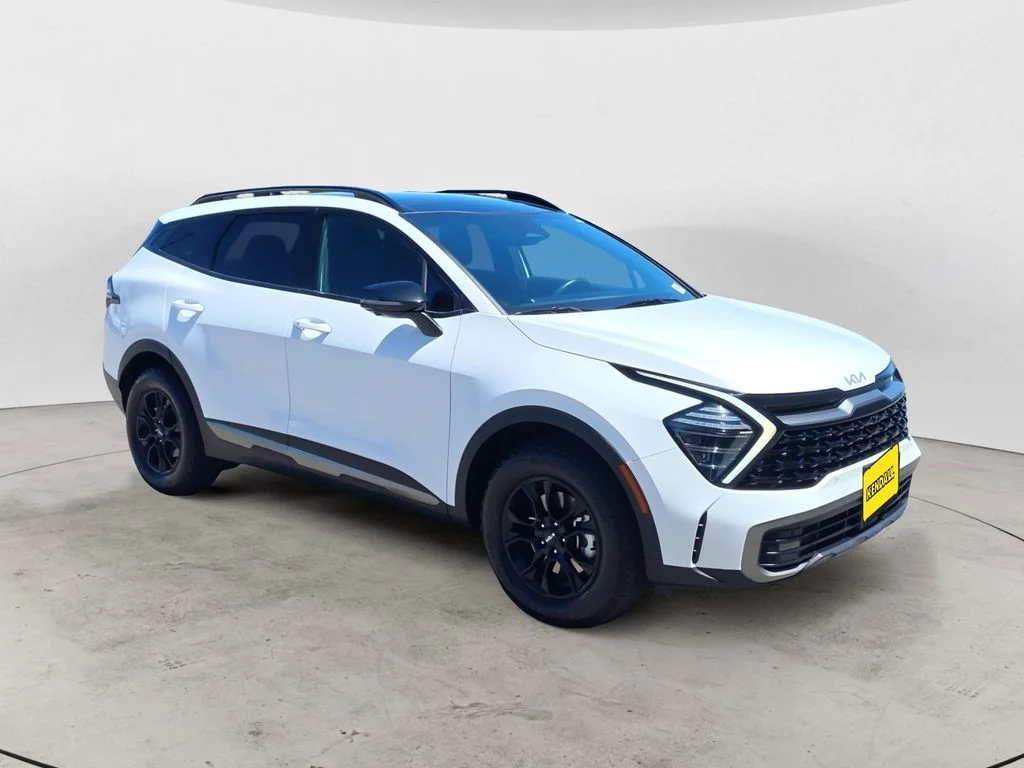 Used 2023 White Kia X-Pro Prestige image 7