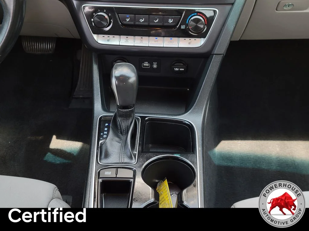 Used 2018 White Hyundai SEL image 22