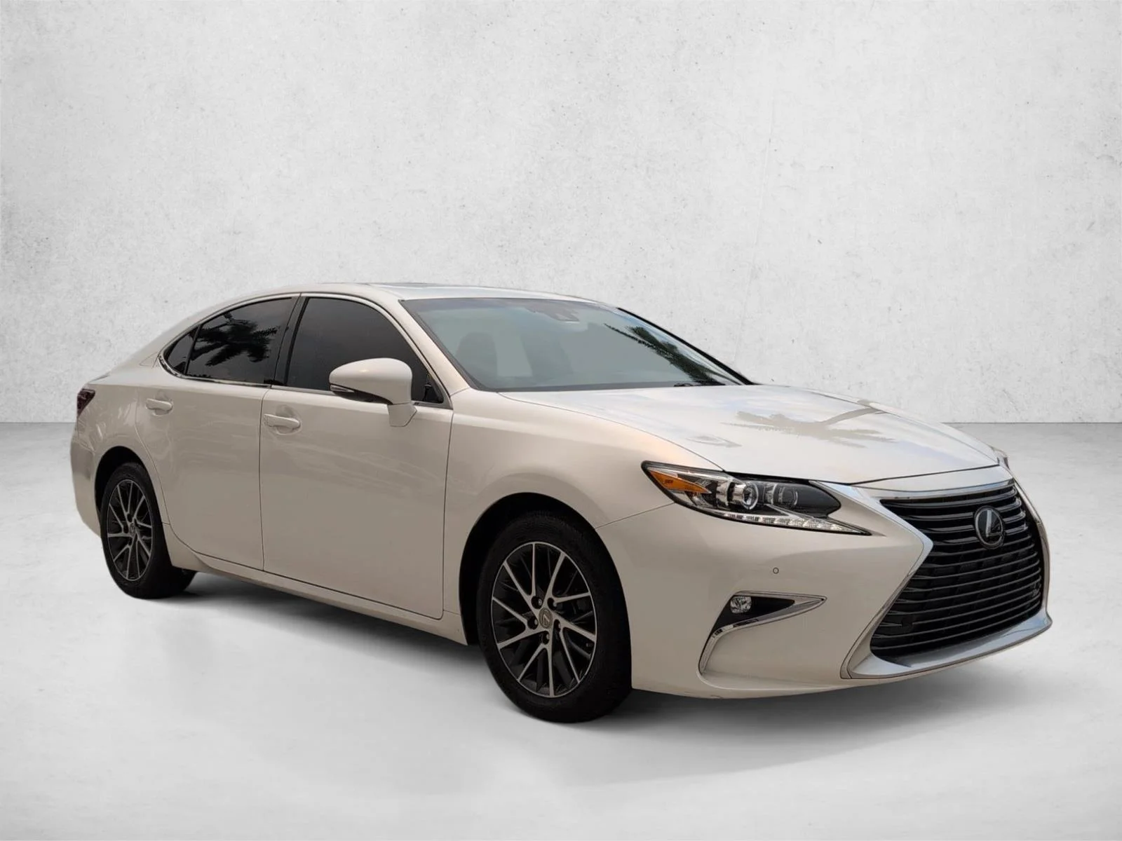 Used 2018 Eminent White Pearl Lexus ES 350 image 7