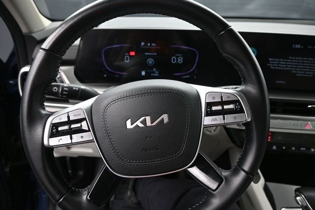 Used 2023 Black Kia S image 11
