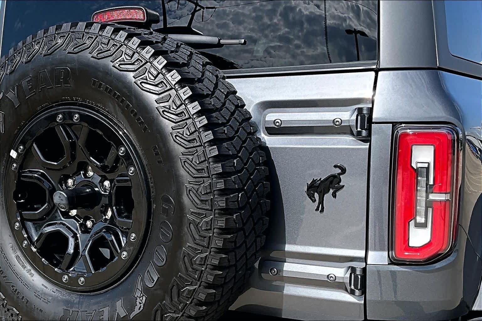 Used 2024 Carbonized Gray Metallic Ford Wildtrak image 10