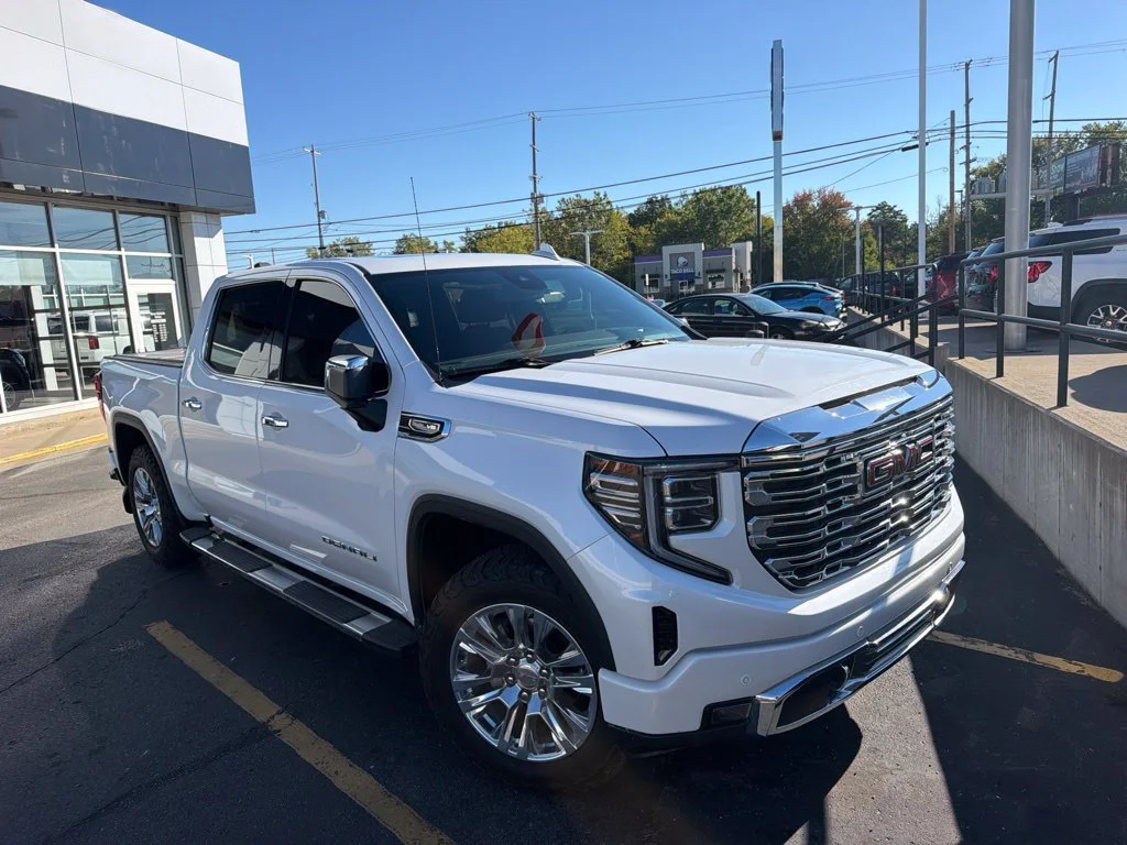 Used 2023 WHITE FROST TRICOAT GMC Denali image 6