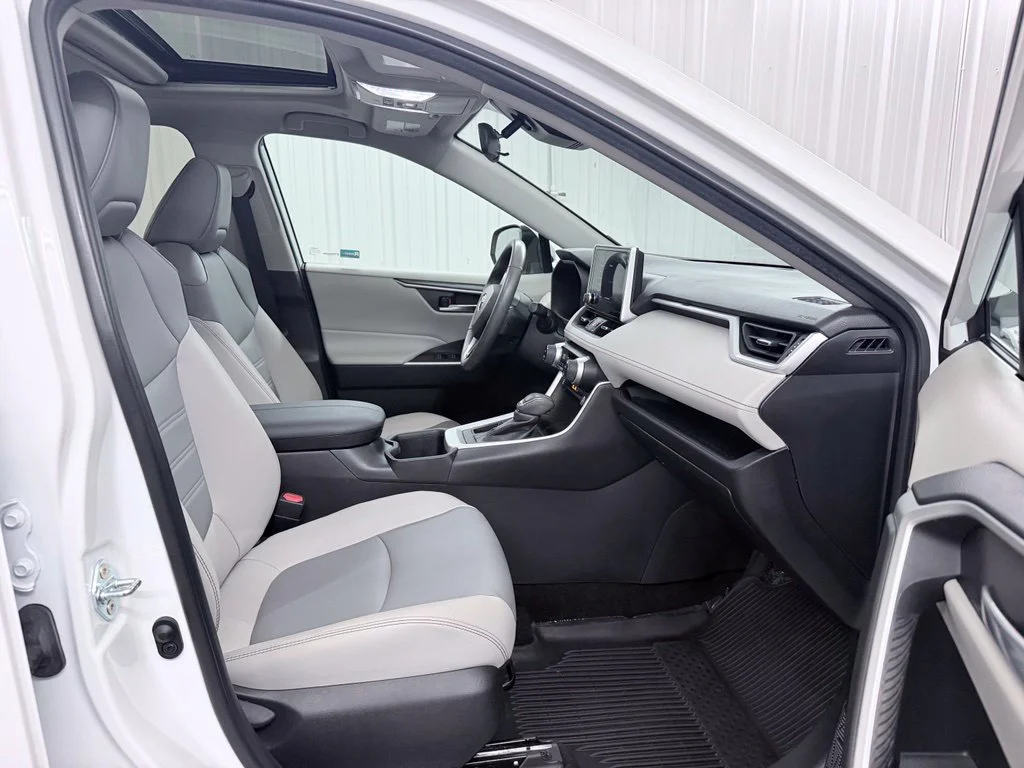 Used 2023 Beige Toyota XLE Premium image 35