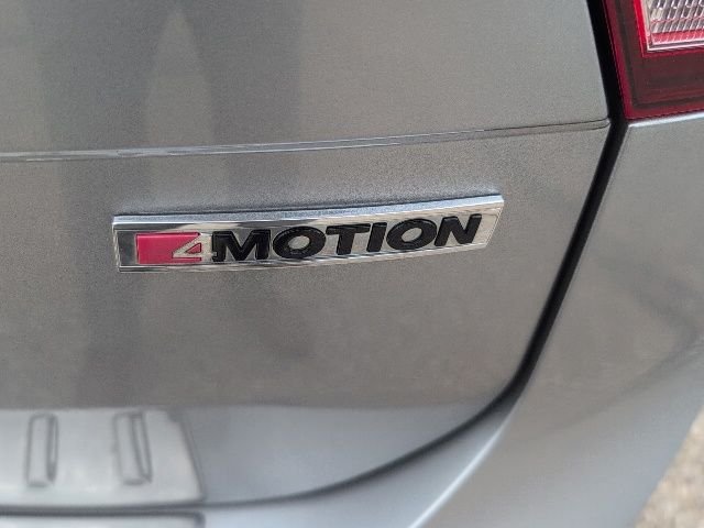 Used 2021 Gray Volkswagen 2.0T SEL image 19