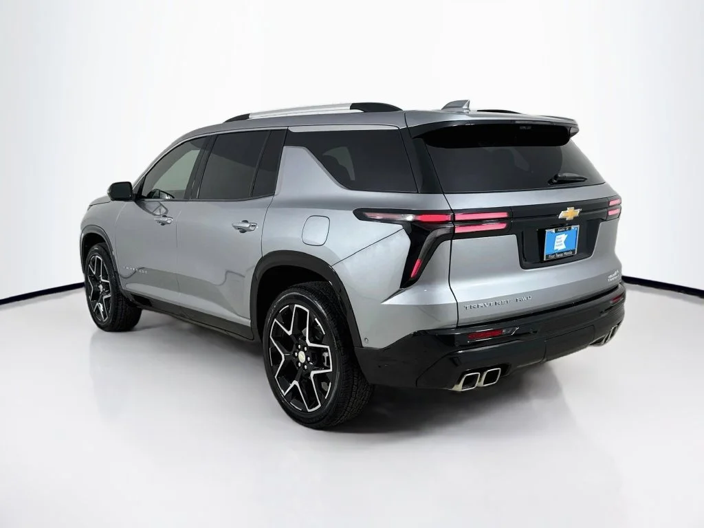 Used 2025 Sterling Gray Metallic Chevrolet High Country image 5