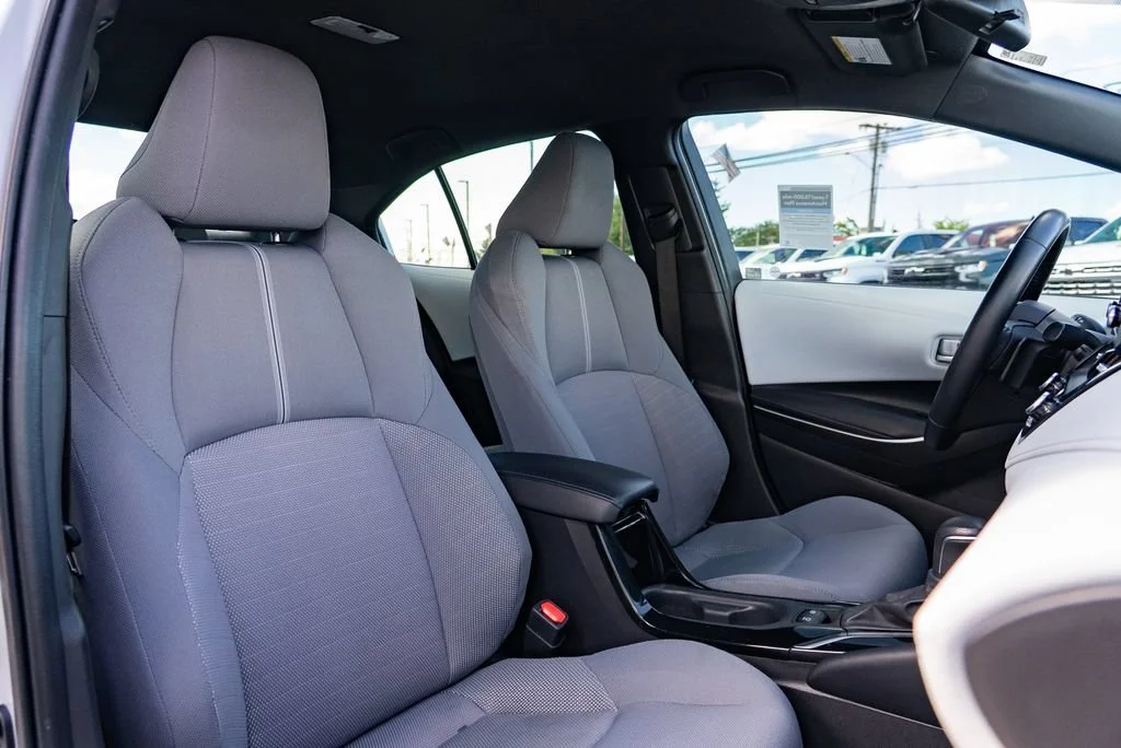 Used 2021  Toyota SE image 29