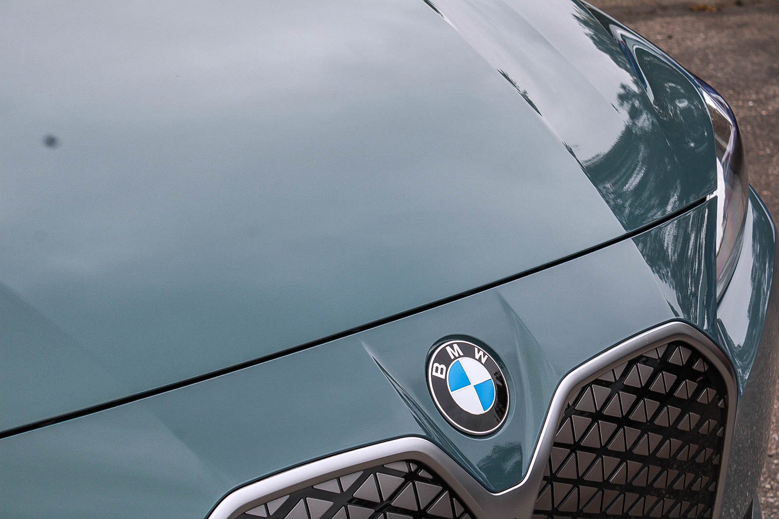 New 2026 Cape York Green Metallic BMW eDrive40 image 9