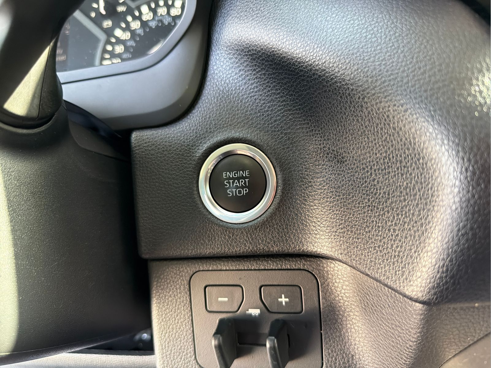 Used 2024 Ice Toyota SR5 image 27