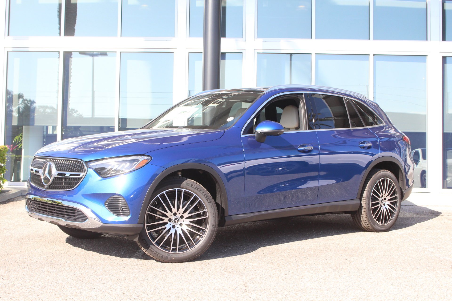 New 2026 Starling Blue Metallic Mercedes-Benz GLC 300 image 32