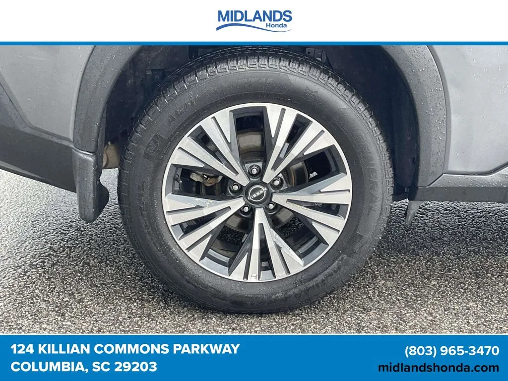 Used 2023 Gun Metallic Nissan SV image 7