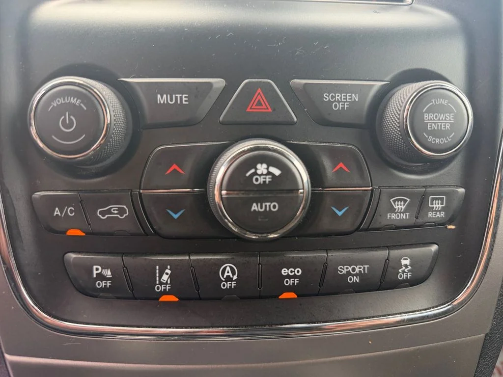 Used 2021 Red Jeep Laredo E image 22