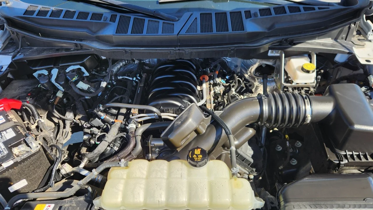 Used 2025 White Ford LARIAT image 6