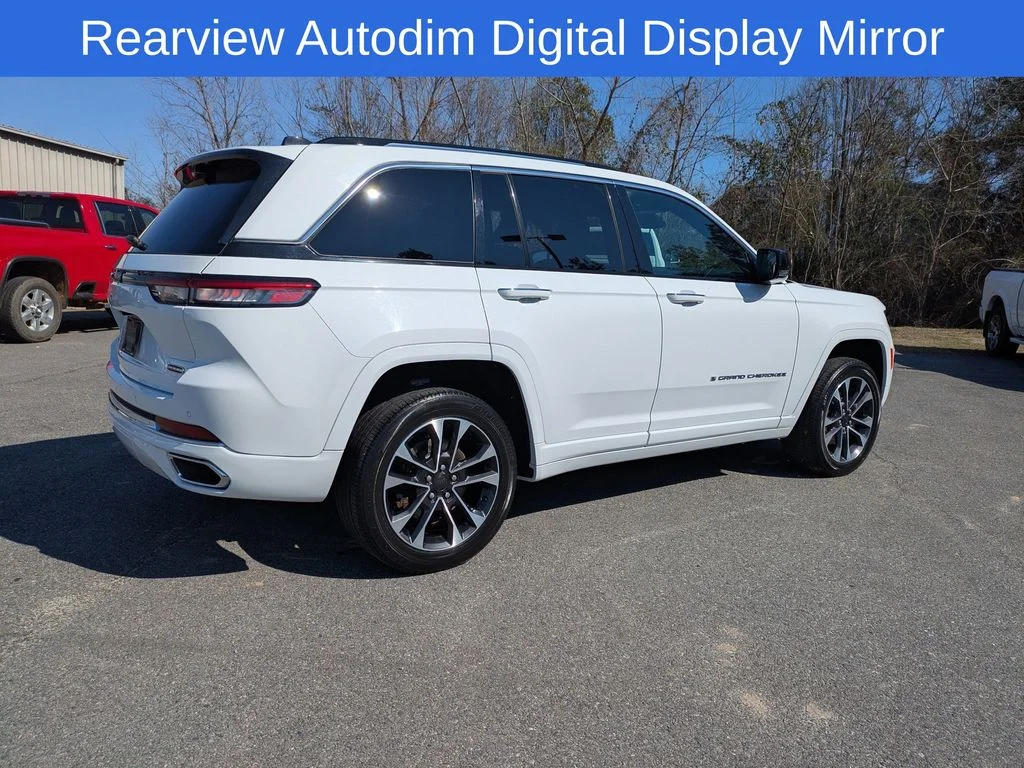 Used 2022 White Jeep Overland 4xe image 4