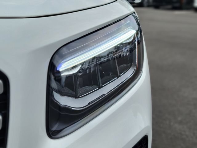 Used 2026 White Mercedes-Benz GLB 250 image 9
