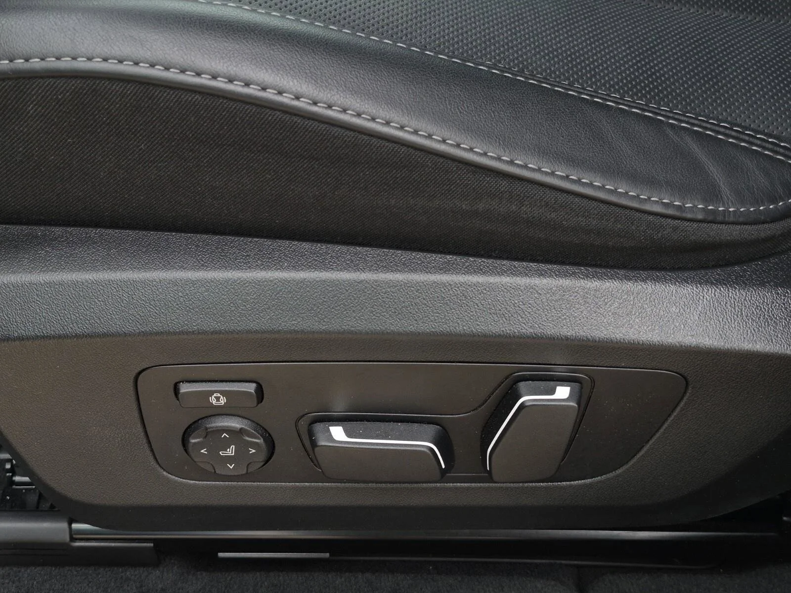 2025 BMW X3 30 - Photo 16