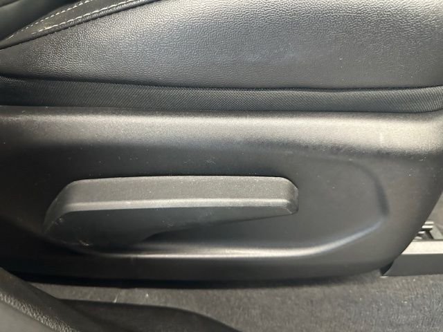 Used 2024 Red Jeep Altitude image 25
