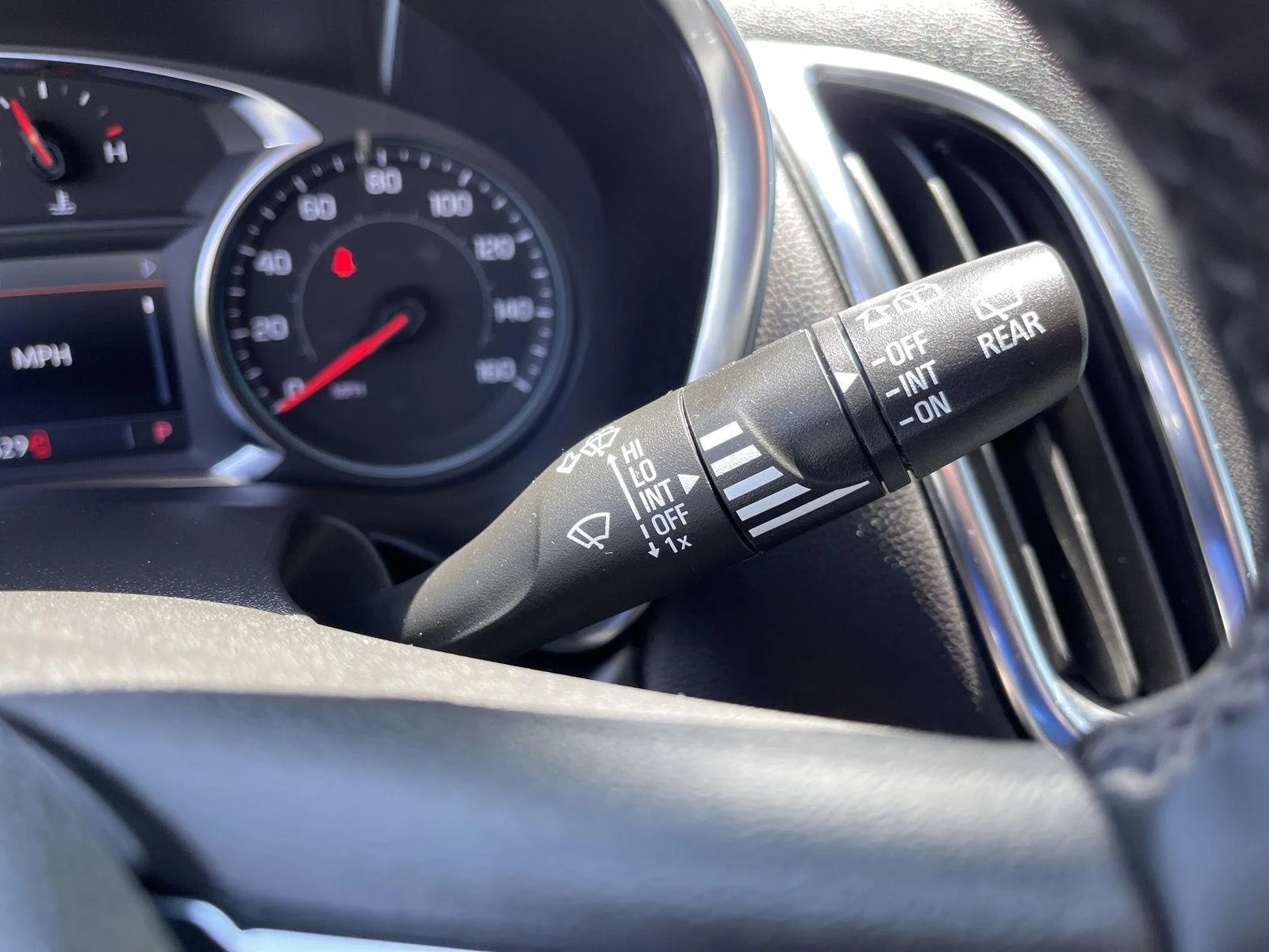 Used 2024 Summit White Chevrolet LT image 19