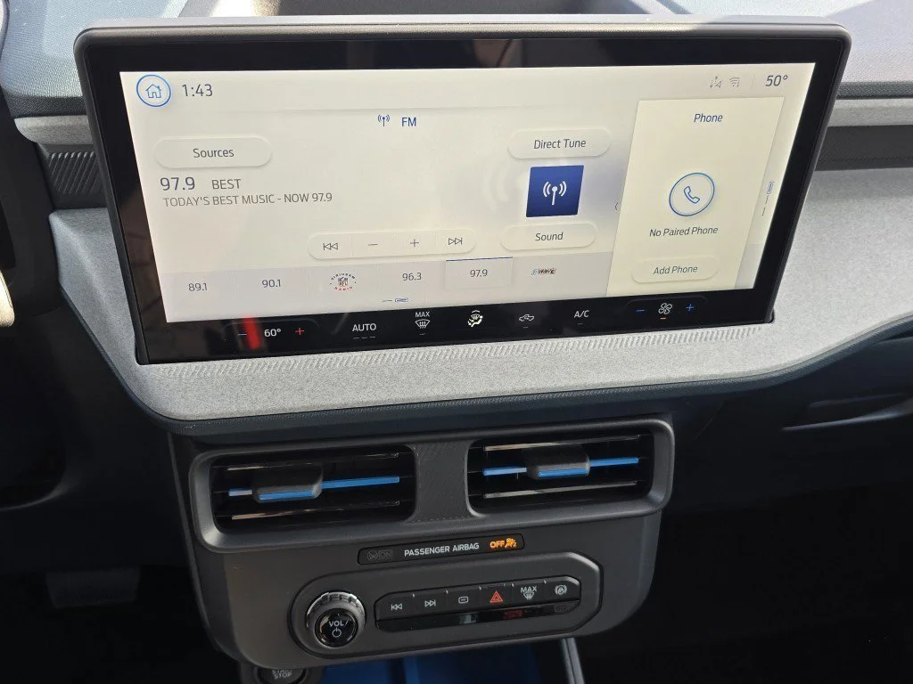 New 2026 Oxford White Ford XLT image 4