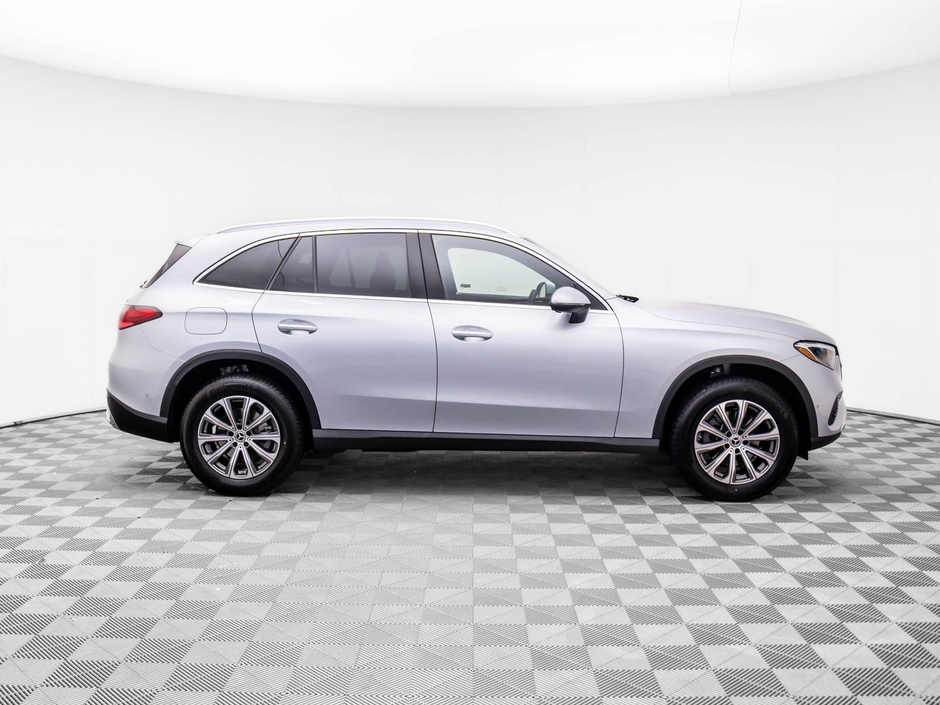 Used 2026 Silver Mercedes-Benz GLC 300 image 6