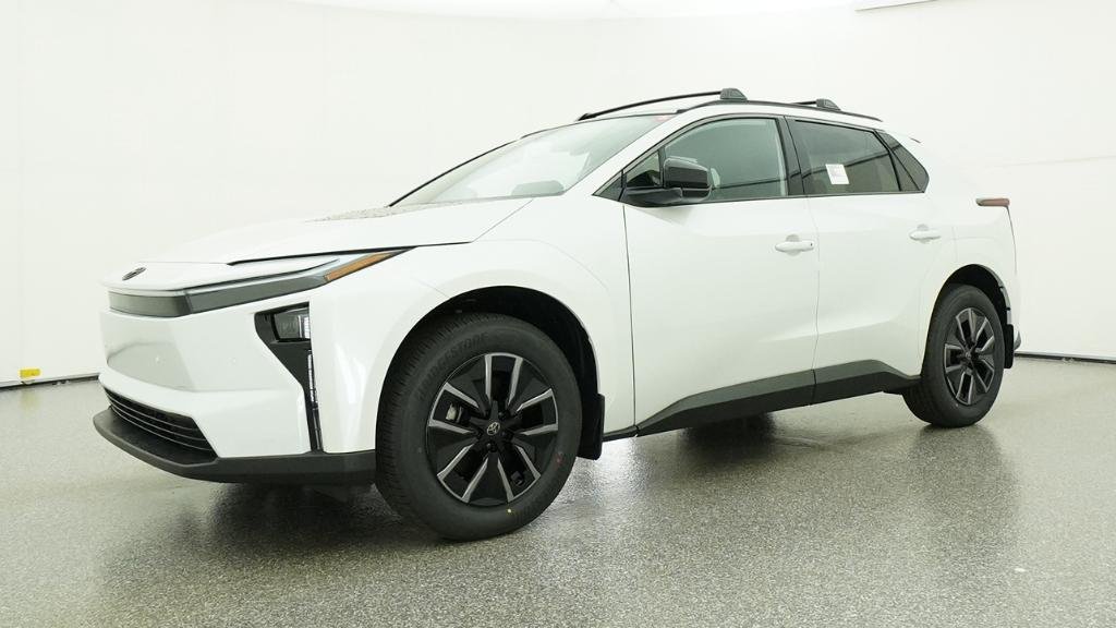 New 2026 Wind Chill Pearl Toyota XLE image 36