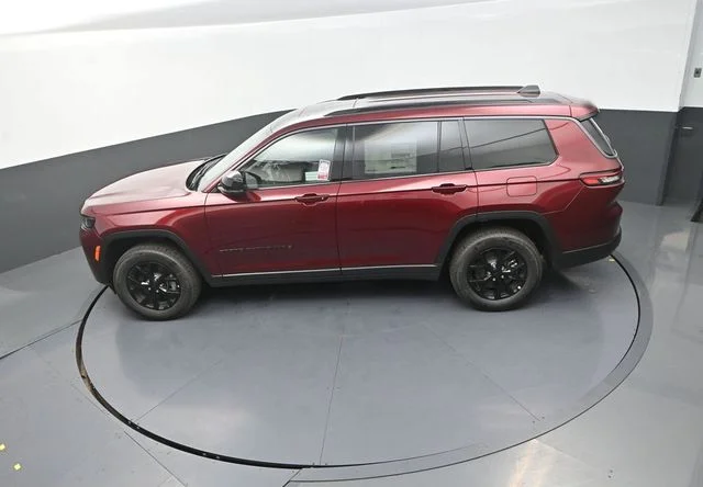 New 2026 Velvet Red Pearl-Coat Exterior Paint Jeep Altitude image 14